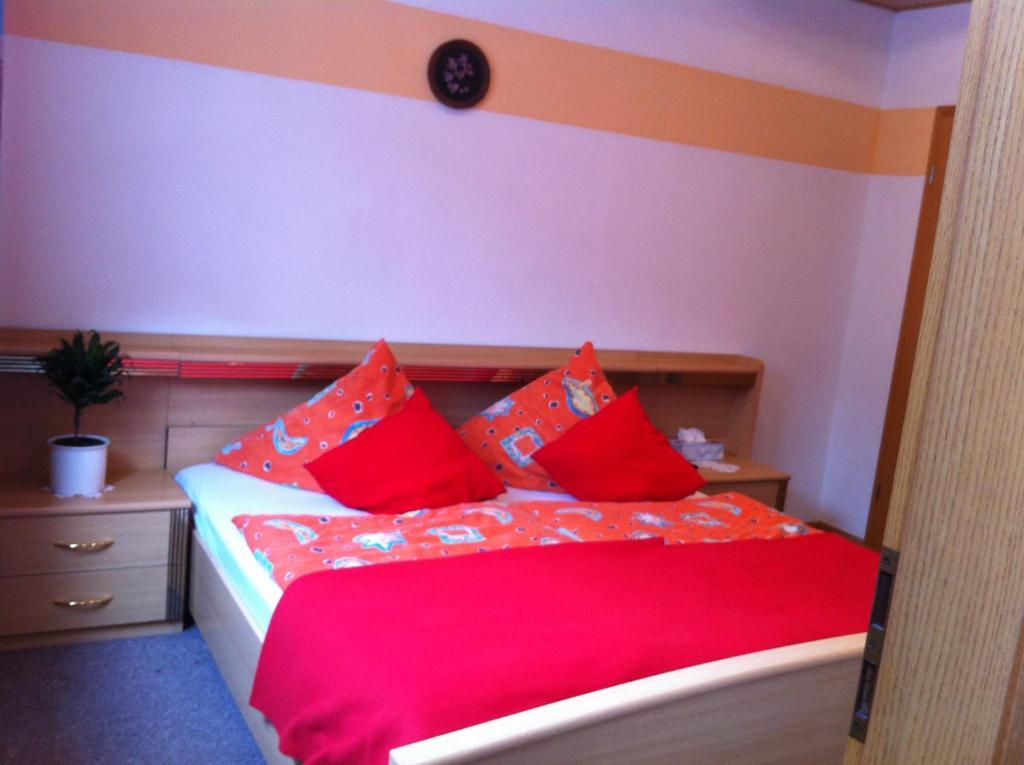 Zur Burg Eltz Hotel Moselkern Room photo
